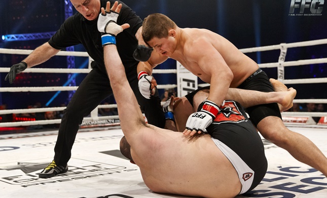 Pavel Doroftei cancels due to an injury, Mitchell to face Andy Manzolo