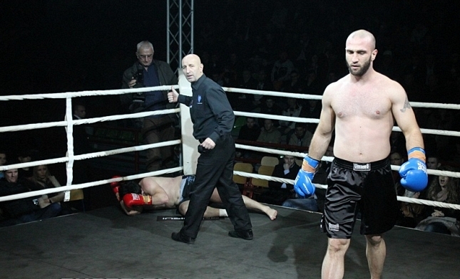 Poturak: It will be a tough bout between me and Van Rees